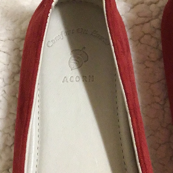 NEIMAN MARCUS BY ACORN RED SUEDE FLATS W10 - Picture 4 of 9